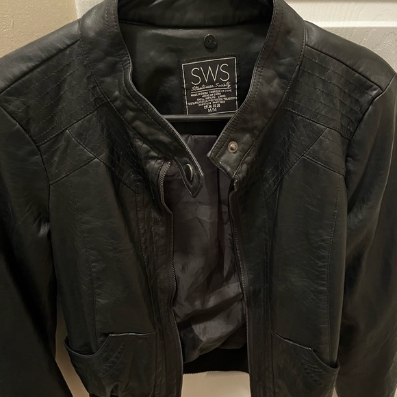 Leather jacket - Picture 2 of 4